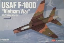 F-100D SUPER SABREVIETNAM WAR. SKALA 1/72