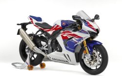 1/12 HONDA CBR1000RR-R FIREBLADE SP 30TH