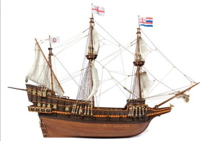 Zoom bild av HMS GOLDEN HIND. TRÄBYGGSATS I SKALA 1/85
