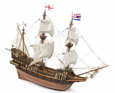 Zoom bild av HMS GOLDEN HIND. TRÄBYGGSATS I SKALA 1/85