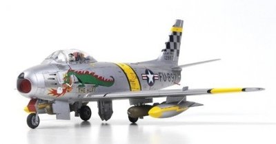 Zoom bild av F86F SABRE HUFF. SKALA 1/48