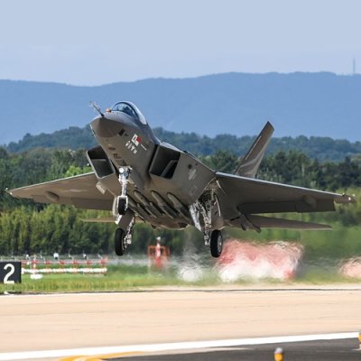Zoom bild av 1/72 ROKAF KF-21 Boramae