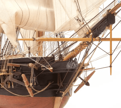 Zoom bild av Belle Poule – träbyggsats i skala 1:90