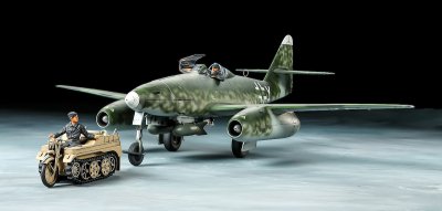 Zoom bild av TAMIYA 1/48 Messerschmitt Me262 A-2a w/Kettenkraftrad