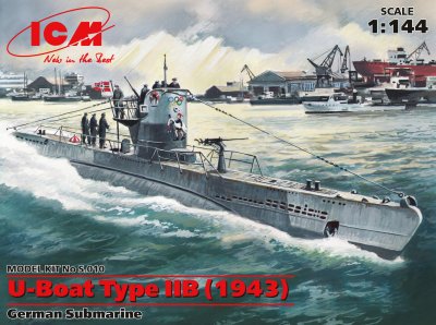 Zoom bild av U-båd type IIB 1943 tysk undervandsbåd 1/144