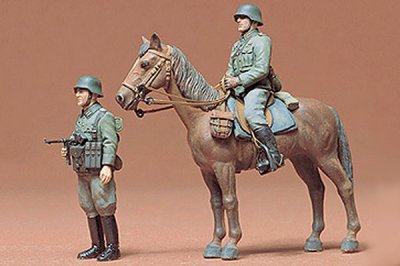 Zoom bild av WEHRMACHT MOUNTED INFANTRY SET. SKALA 1/35
