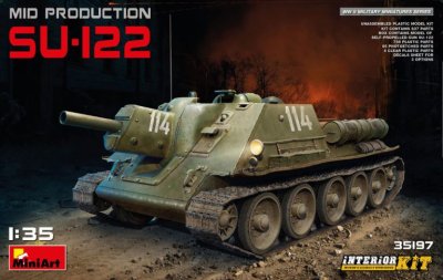 Zoom bild av SU-122 MID PRODUCTION med interiør 1/35