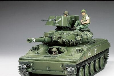 Zoom bild av US AIRBORN TANK M551 SHERIDAN (VIETNAM WAR) INKL. 3 FIGURER. SKA