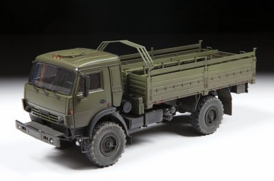 Zoom bild av RUSSIAN 2 AXLE MILITARY TRUCK K-4326. SKALA 1/35