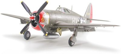 Zoom bild av REPUBLIC P-47D THUNDERBOLT RAZORBACK. L=230mm. SKALA 1/48