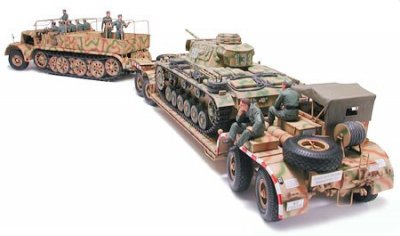 Zoom bild av GERMAN 18 TON HALF TRACK TANK TRANSPORTER. L=640mm. SKALA 1/35