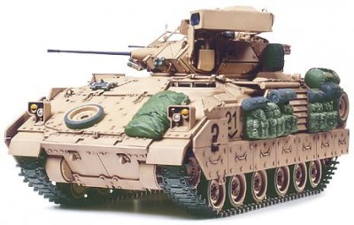 Zoom bild av M2A2 ODS INFANTRY FIGJTING VEHICLE MED 2 FIGURER. SKALA 1/35