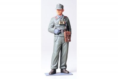 Zoom bild av GERMAN TANK CREWMAN. SKALA 1/16