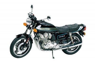 Zoom bild av HONDA CB750F. L=380 mm. SKALA 1/6