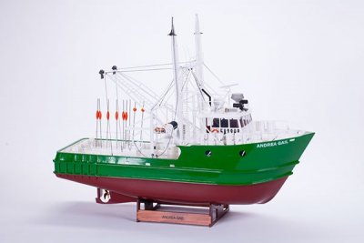Zoom bild av 1:30 ANDREA GIAL RC - -WOODEN HULL