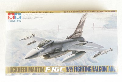 Zoom bild av LOCKHEED MARTIN F-16C FIGHTING FALCON ANG, L=318mm. SKALA 1/48