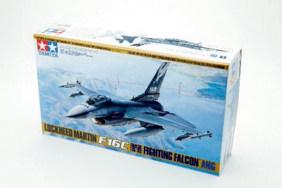 Zoom bild av LOCKHEED MARTIN F-16C FIGHTING FALCON ANG, L=318mm. SKALA 1/48