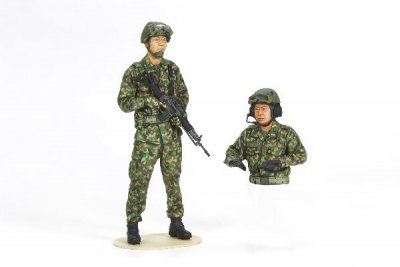 Zoom bild av JAPAN TANK CREW SET. SKALA 1/16
