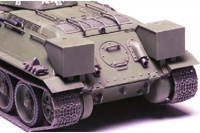 Zoom bild av 1941 RUSSIAN TANK T34/76 (cast turret). L=128mm. SKALA 1/48