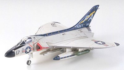 Zoom bild av DOUGLAS F4D-1 SKYRAY. L=189 mm. SKALA 1/72