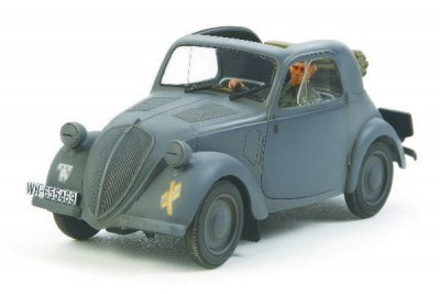 Zoom bild av GERMAN ARMY SIMCA 5 STAFF CAR MED 1 FIGUR. SKALA 1/35