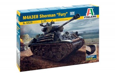 Zoom bild av M4A3E8 SHERMAN FURY. SKALA 1/35. 168mm.