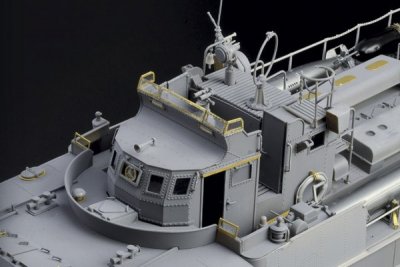 Zoom bild av M.A.S. 563/568 WITH CREW. SKALA 1/35