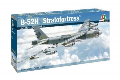 Zoom bild av BOING B.52H STRATOFORTRESS. SKALA 1/72