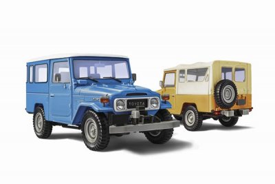 Zoom bild av TOYOTA LAND CRUISER BJ44 SOFT TOP/HARD TOP. SKALA 1/24