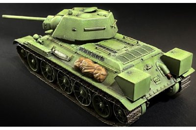 Zoom bild av 1:35 T-34/76 MODEL 1943 (PREMIUM EDITION)