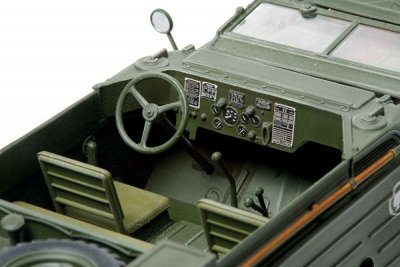 Zoom bild av US FORD GPA 1/4 TON 4x4 TRUCK MED 3 FIGURER. SKALA 1/35