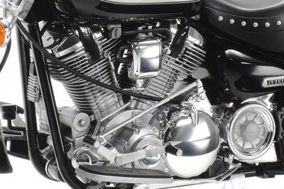 Zoom bild av YAMAHA XV 1600 ROAD STAR CUSTOM. SKALA 1/12