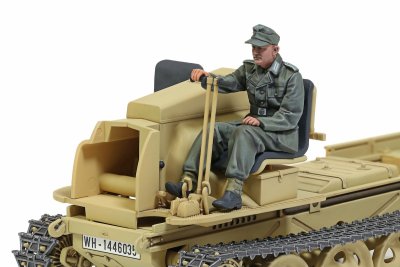 Zoom bild av TAMIYA 1/35 German Tractor RSO/01