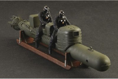 Zoom bild av S.L.C. MAIALE WITH CREW. SKALA 1/35