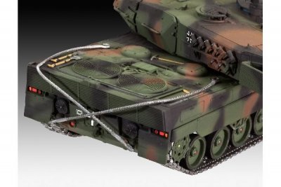 Zoom bild av 2001 LEOPARD 2A6/A6M. 168 DELAR. L=152mm. NIVÅ4 AV 5. SKALA 1/72