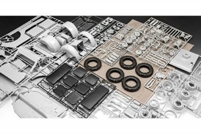 Zoom bild av KÜBELWAGEN TYP 82 PLATINUM EDITION. SKALA 1/9