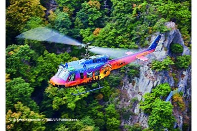 Zoom bild av BELL UH-1D GOODBYE HUEY. SKALA 1/32