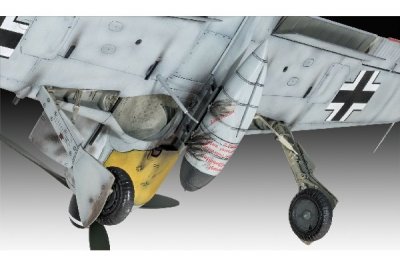 1944 Fw190A-8/R2 STURMBOCK SKALA 1/32. 170 DELAR 282x327mm.