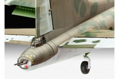 Zoom bild av B-17F MEMPHIS BELLE. SKALA 1/72