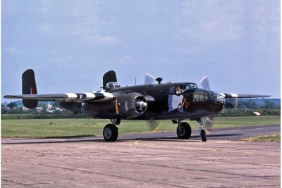 Zoom bild av 1945 B-25D MITCHELL. SKALA 1/48. 34 DELAR. 336x429mm.