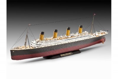 Zoom bild av DUBBEL GÅVOSATS MED H.M.S. TITANIC I SKALA 1/700 & 1/1200. NIVÅ