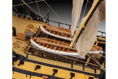 Zoom bild av GÅVOSET: HMS VICTORY BATTLE OF TRAFALGAR. SKALA 1/225