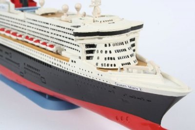 Zoom bild av QUEEN MARY 2. 2003. 45 DELAR L=287mm. NIVÅ 4 AV 5. SKALA 1/1200