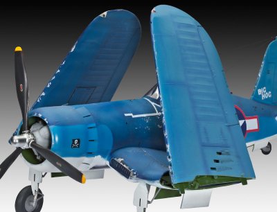 REVELL Model Set Vought F4U-1A CORSAIR 1:32