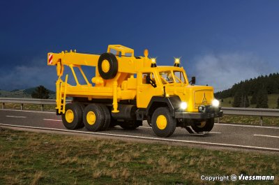 Zoom bild av 8021 H0 MAGIRUS DEUTZ 3-axle recovery crane with rotating flashing lights, basic, functional model