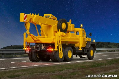 Zoom bild av 8021 H0 MAGIRUS DEUTZ 3-axle recovery crane with rotating flashing lights, basic, functional model