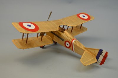 Zoom bild av modellflygplan balsaträ