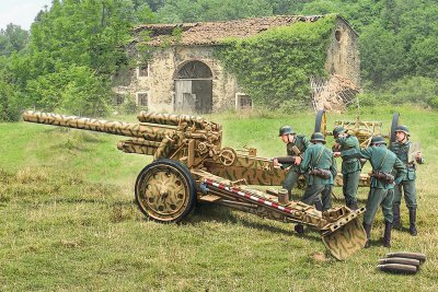 15 cm FIELD HOWITZER / 10,5 cm FIELD GUN. SKALA 1/72
