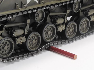 Zoom bild av TAMIYA 1/16 R/C M4 Sherman 105mm Howitzer (MSS)