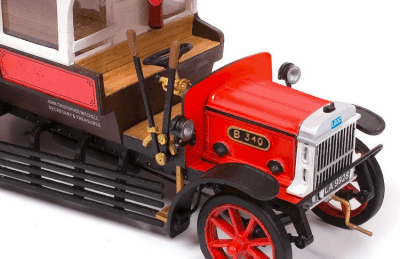 LONDON AEC BUSS B-TYPE. TRÄBYGGSATS I SKALA 1/24